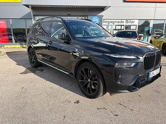 BMW X7 2024 photo 2