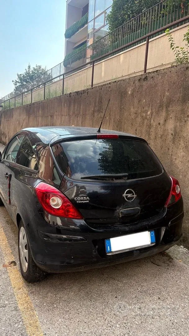 Opel Corsa 2010 photo 2