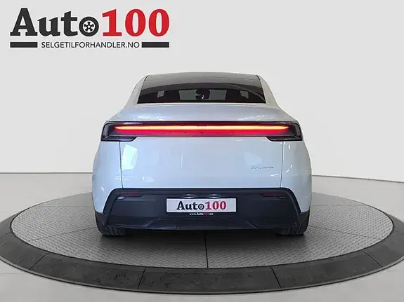 Tesla Model Y 2026 photo 5