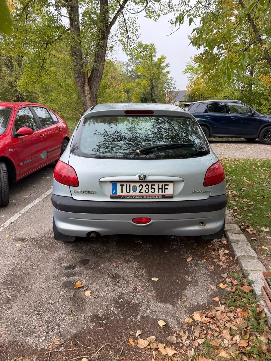 Peugeot 206 2003 photo 2