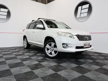 Toyota Vanguard 2010 photo 2