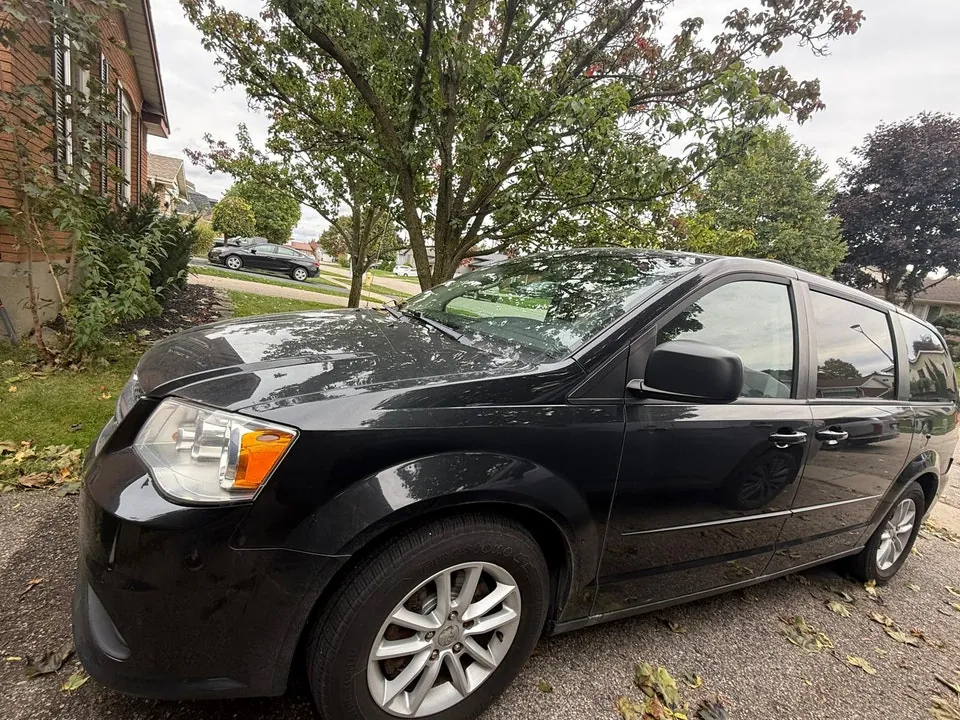Dodge Grand Caravan 2017 photo 2