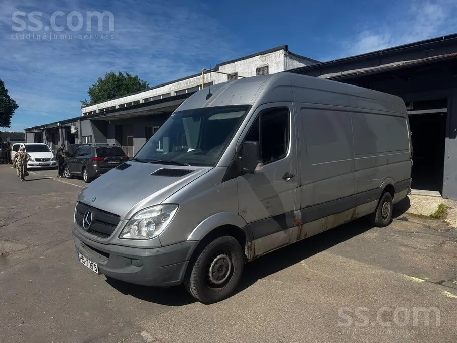 Mercedes-Benz Sprinter 319
