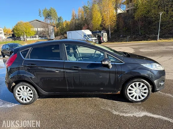 Ford Fiesta 2012 photo 5