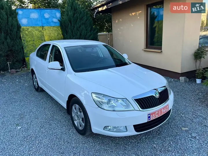 Skoda Octavia 2011 photo 2
