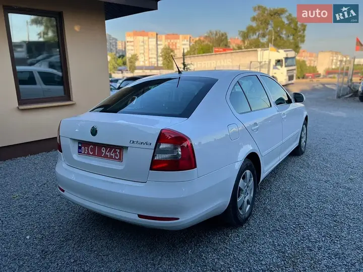 Skoda Octavia 2011 photo 4