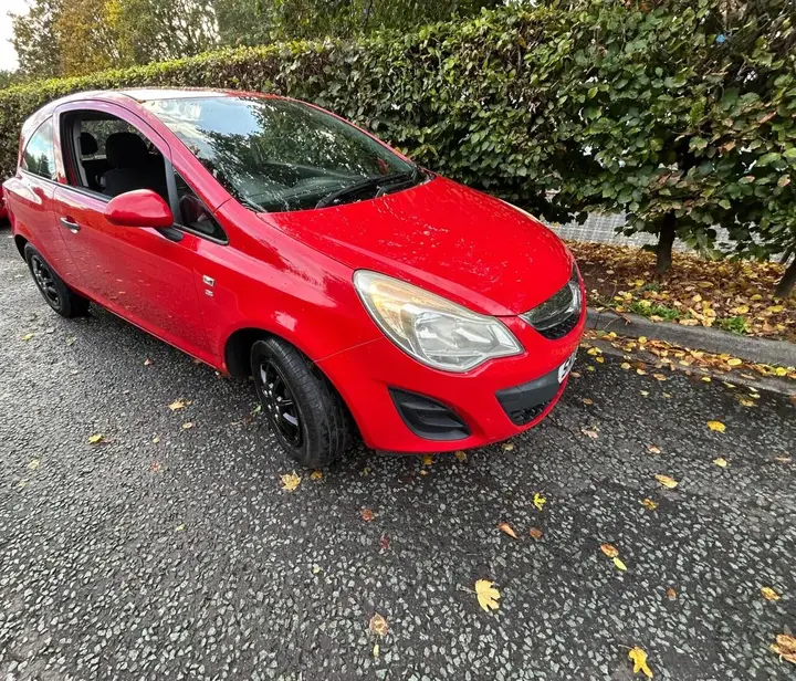 Vauxhall Corsa 2011 photo 2
