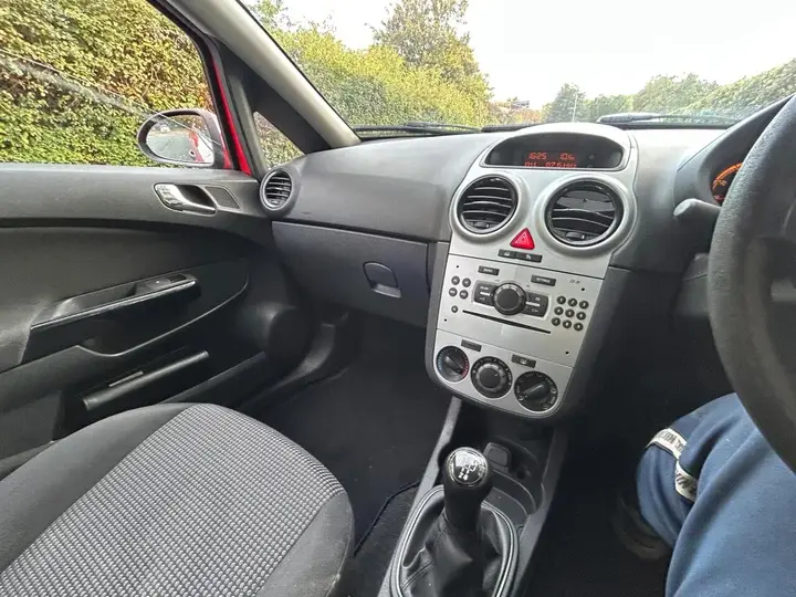 Vauxhall Corsa 2011 photo 5