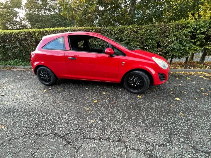 Vauxhall Corsa 2011 photo 3