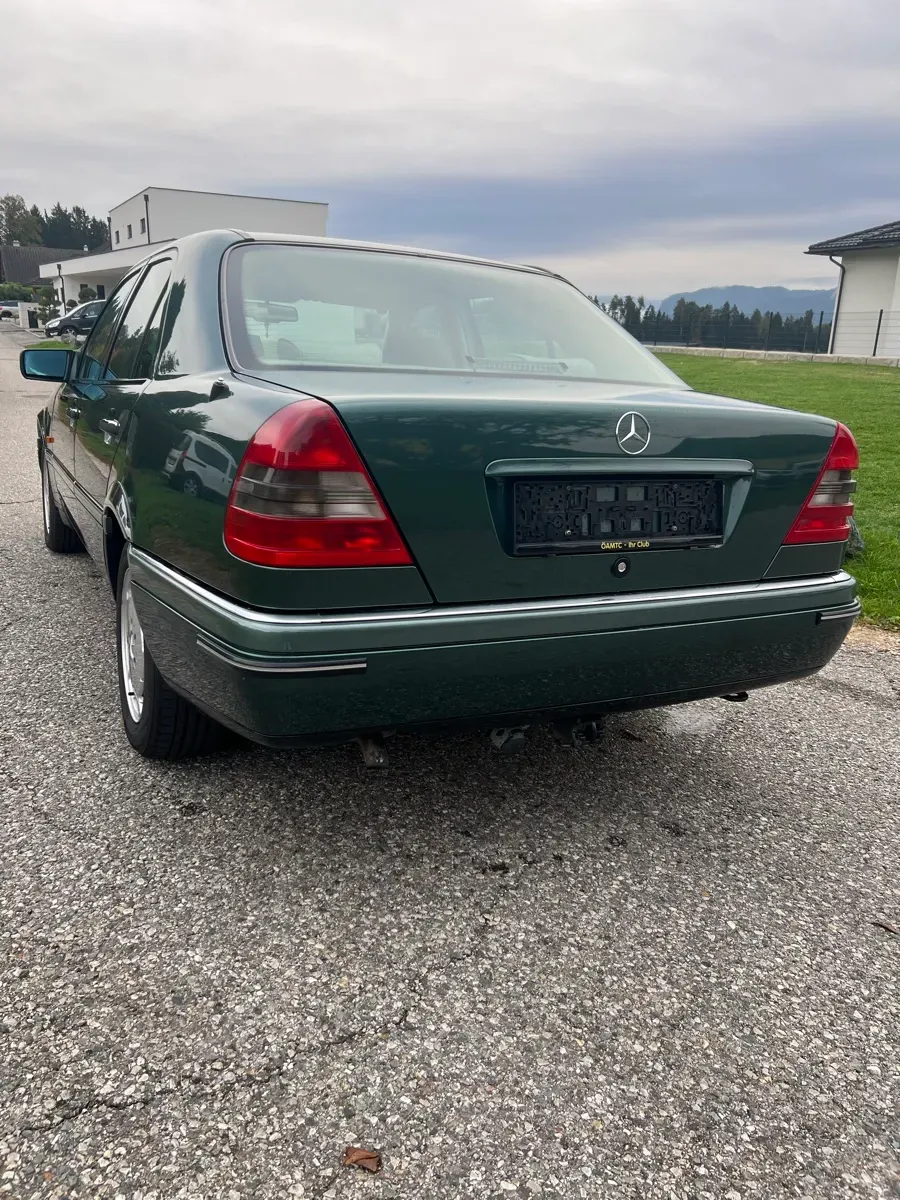 Mercedes-Benz C-Class 1995 photo 2