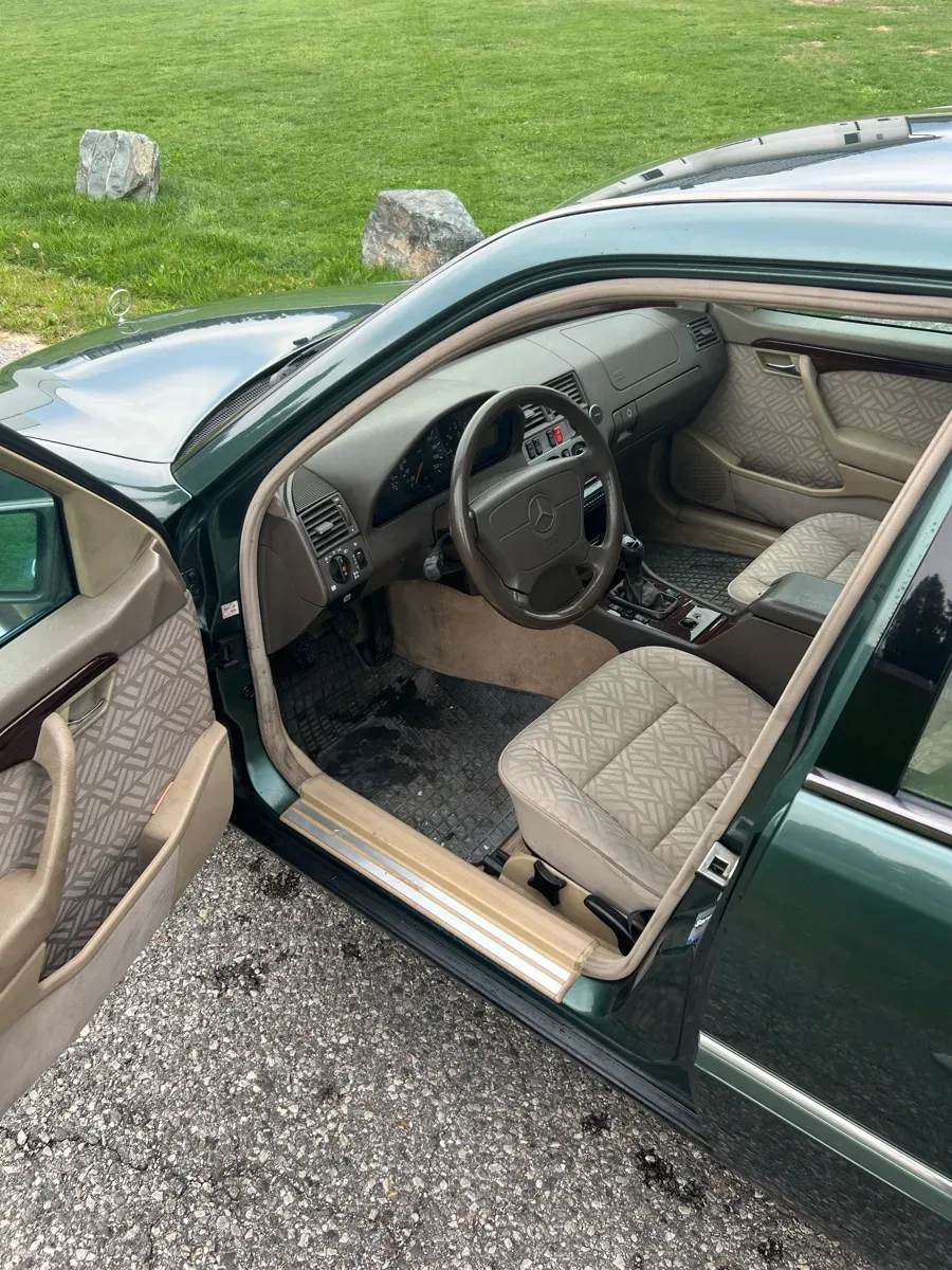 Mercedes-Benz C-Class 1995 photo 3