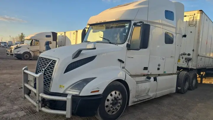 Volvo Truck 2018 photo 2