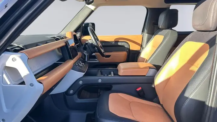 Land Rover Defender 2023 photo 3