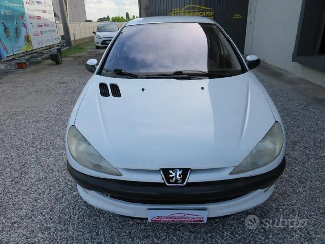 Peugeot 206 2002 photo 2