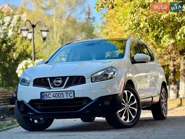 Nissan Qashqai+2 2012 photo 2