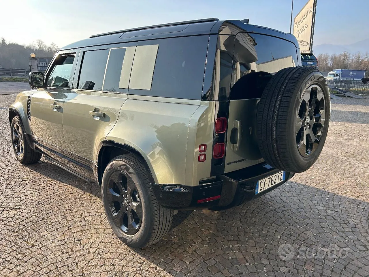 Land Rover Defender 2025 photo 4