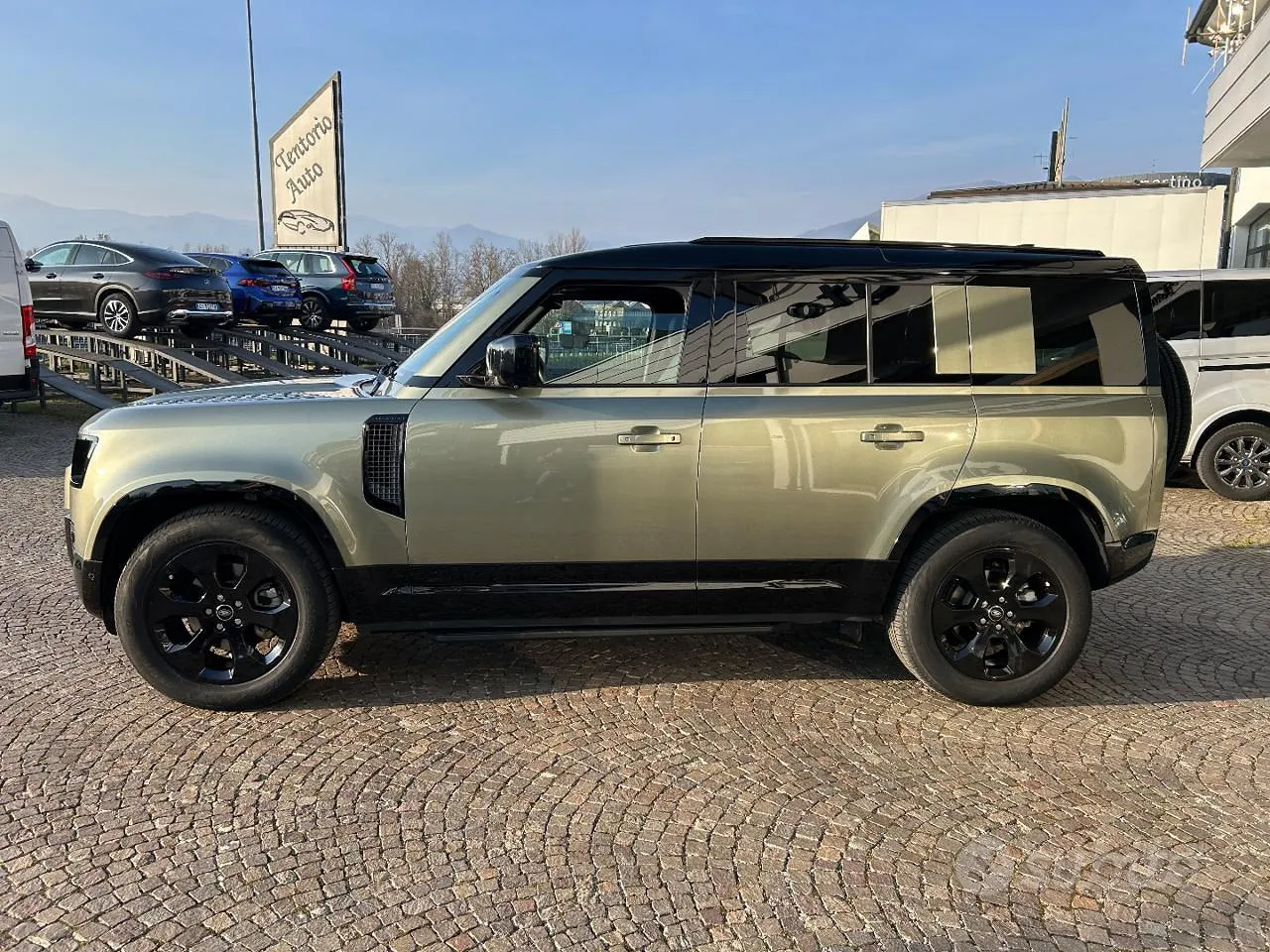 Land Rover Defender 2025 photo 3