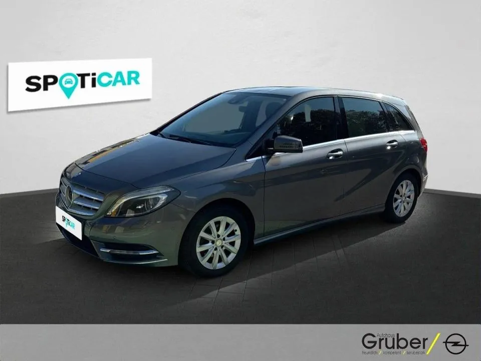 Mercedes-Benz B180