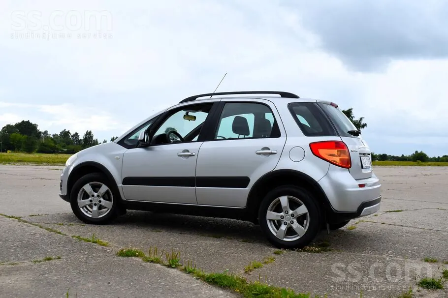 Suzuki Sx4 2011 photo 4