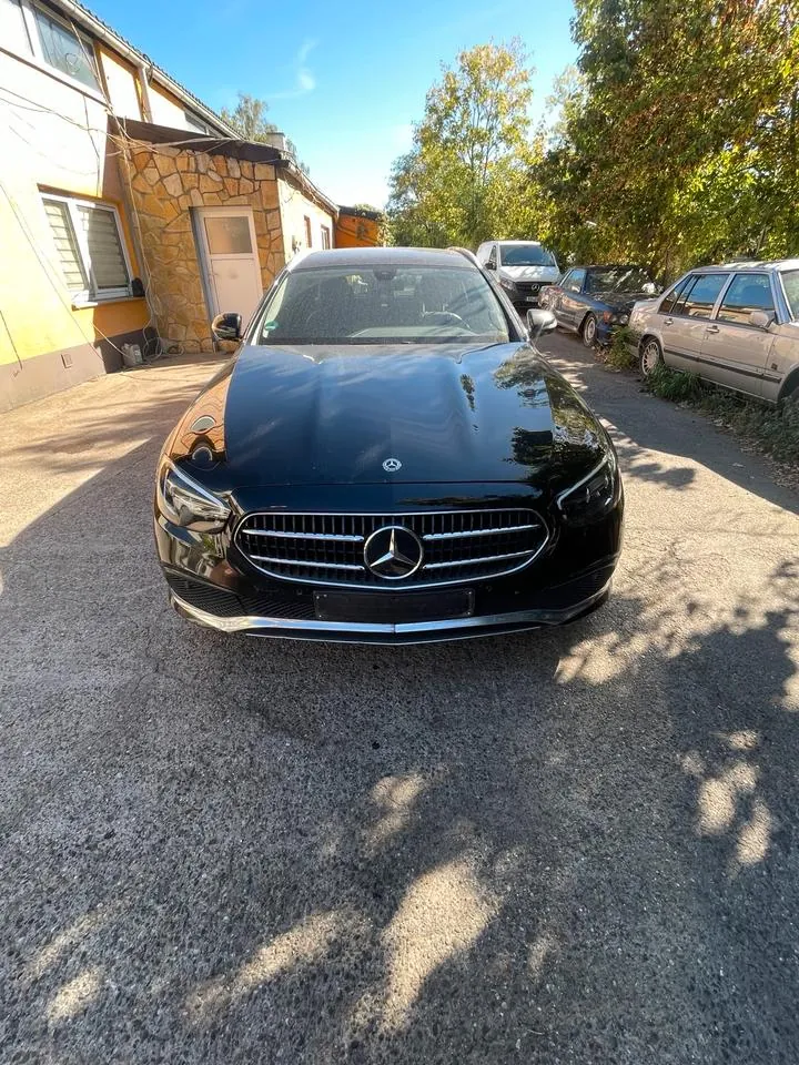 Mercedes-Benz E200D