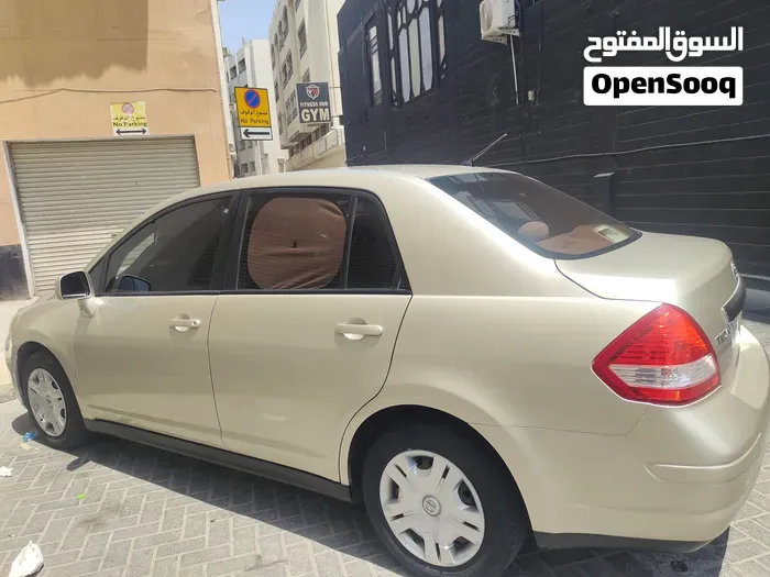 Nissan Tiida 2012 photo 2