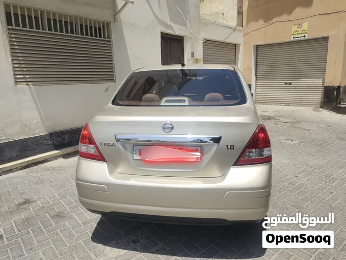 Nissan Tiida 2012 photo 4