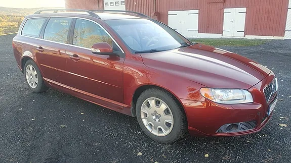 Volvo V70 2011 photo 2