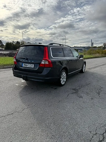 Volvo V70 2011 photo 3