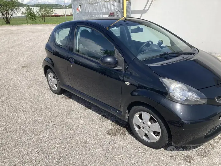 Toyota Aygo 2009 photo 2