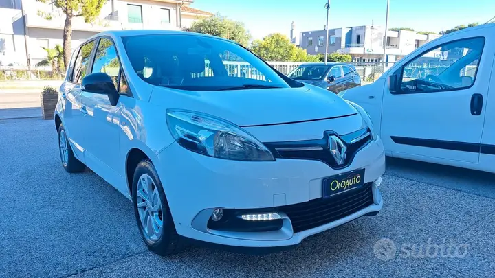 Renault Scenic 2015 photo 2