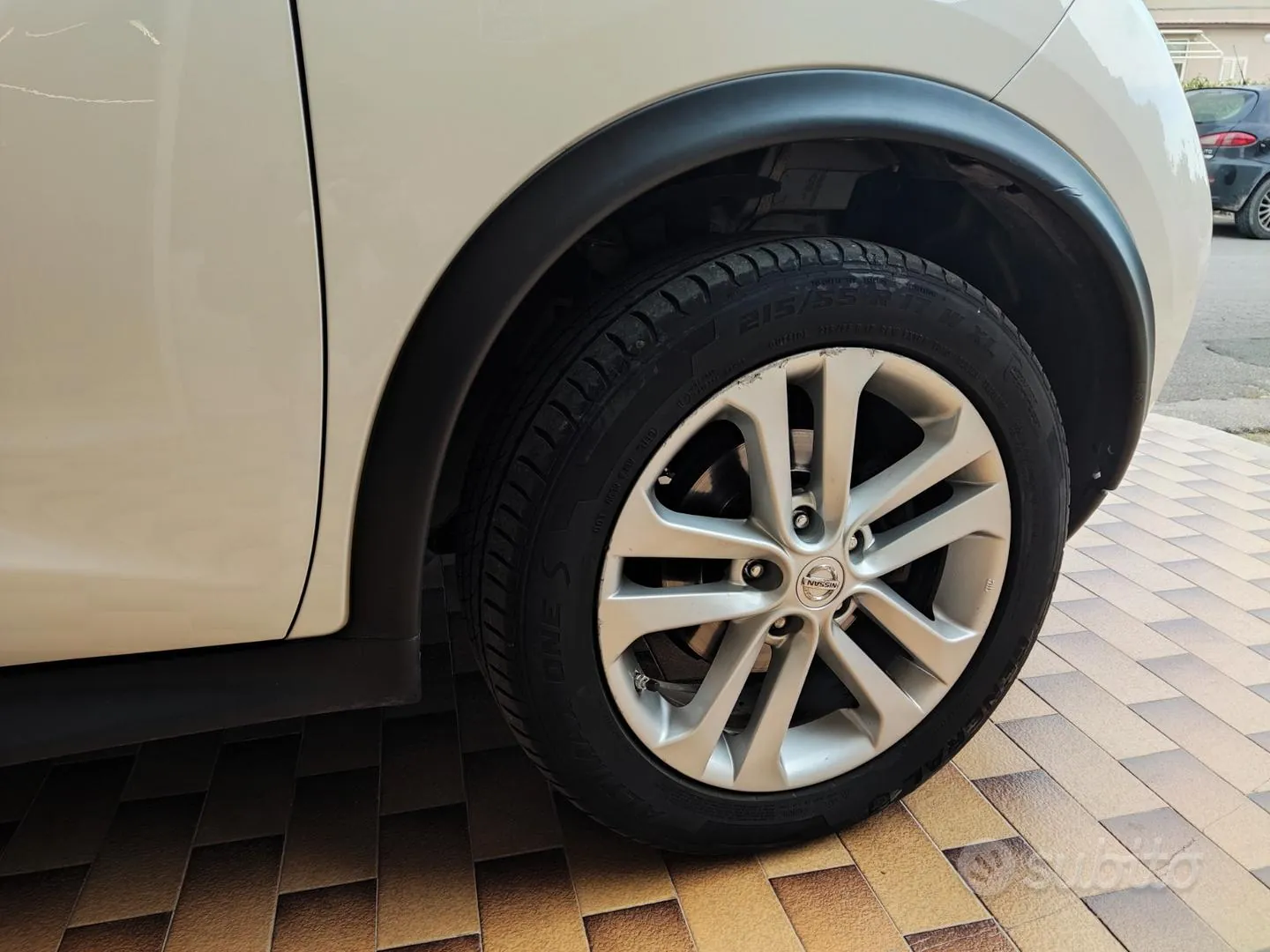 Nissan Juke 2015 photo 4