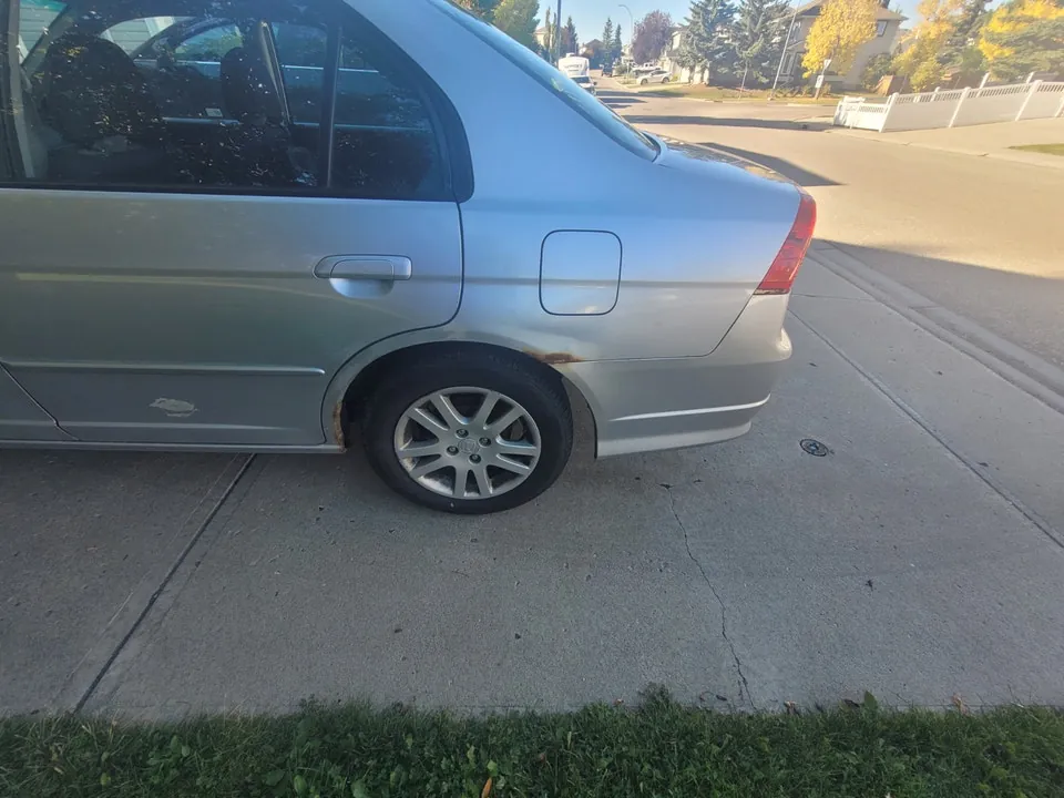 Honda Civic 2005 photo 2