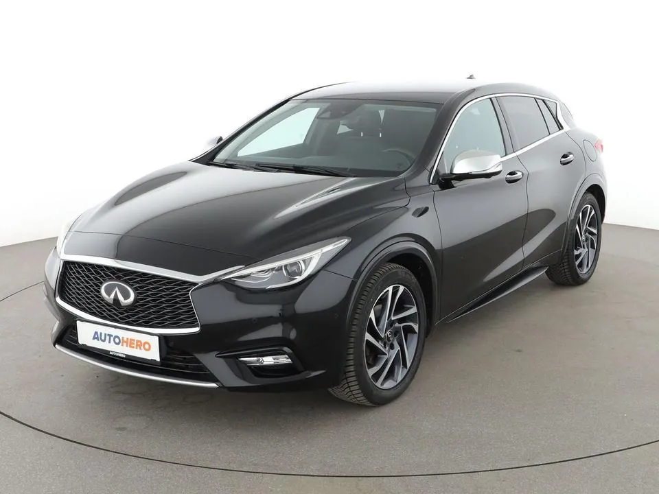 Infiniti Q30