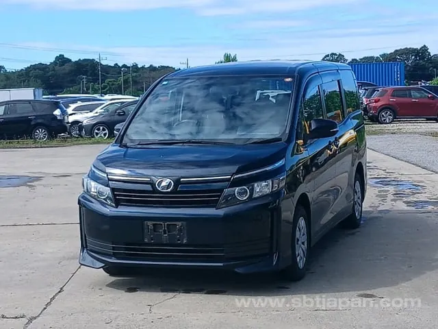 Toyota Voxy 2016 photo 3