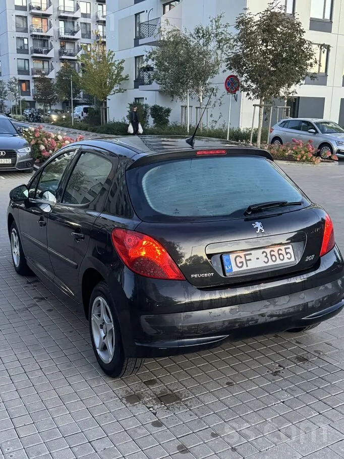 Peugeot 207 2006 photo 3