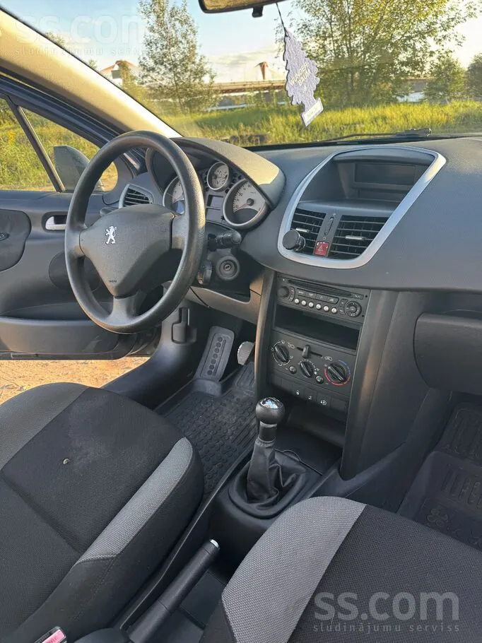 Peugeot 207 2006 photo 5