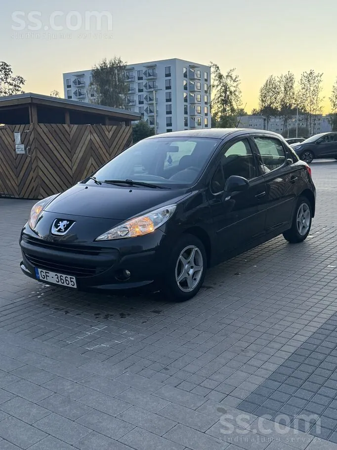 Peugeot 207 2006 photo 2