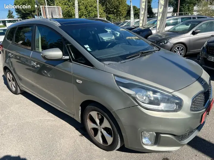 Kia Carens 2013 photo 2