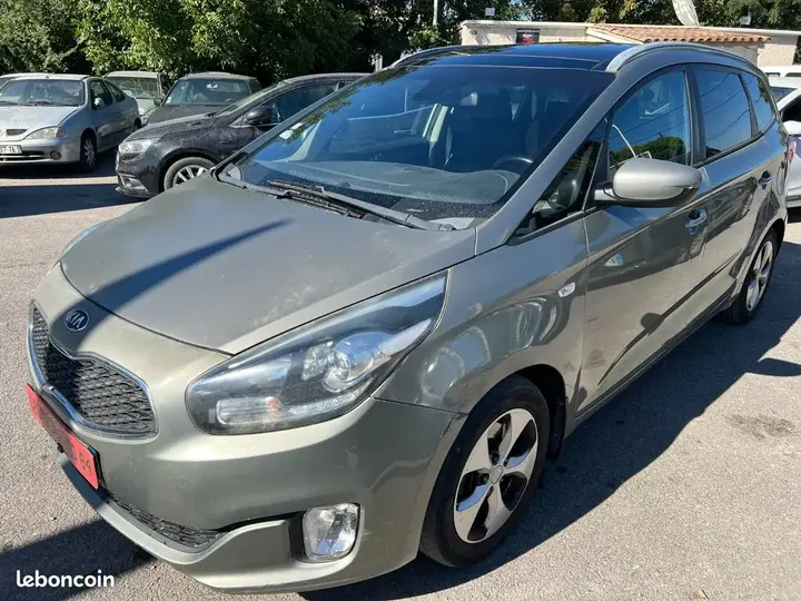 Kia Carens