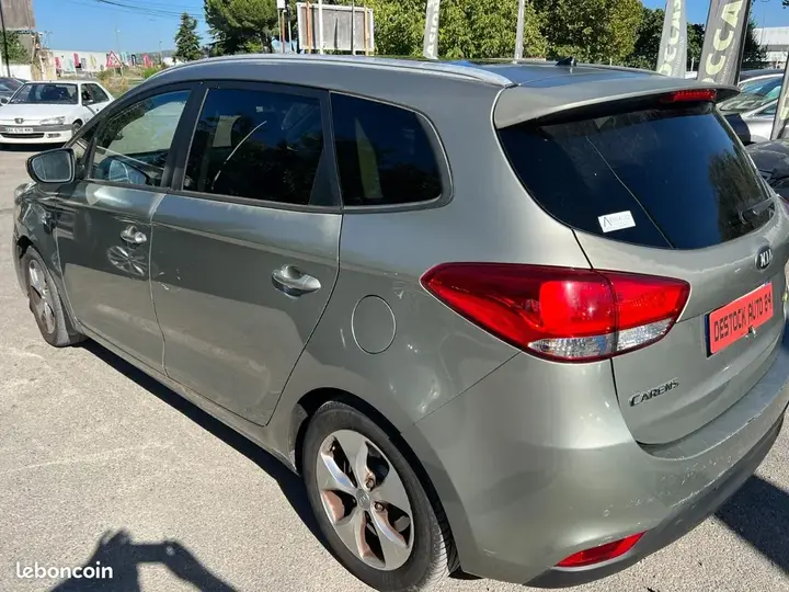 Kia Carens 2013 photo 4