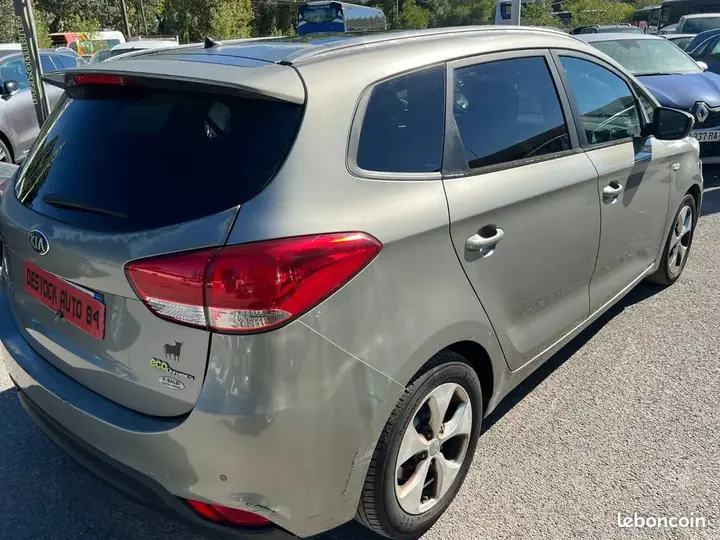 Kia Carens 2013 photo 3