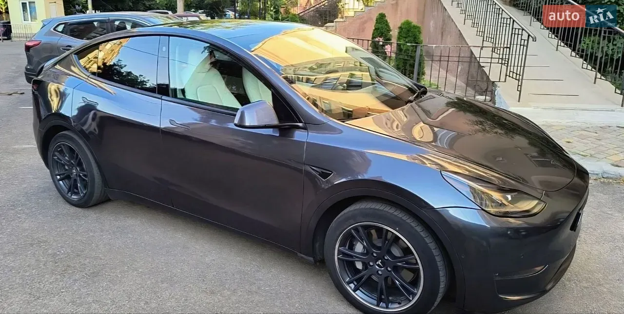 Tesla Model Y 2021 photo 2