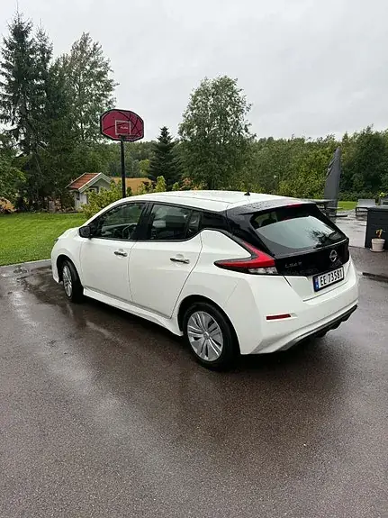 Nissan Leaf 2022 photo 2