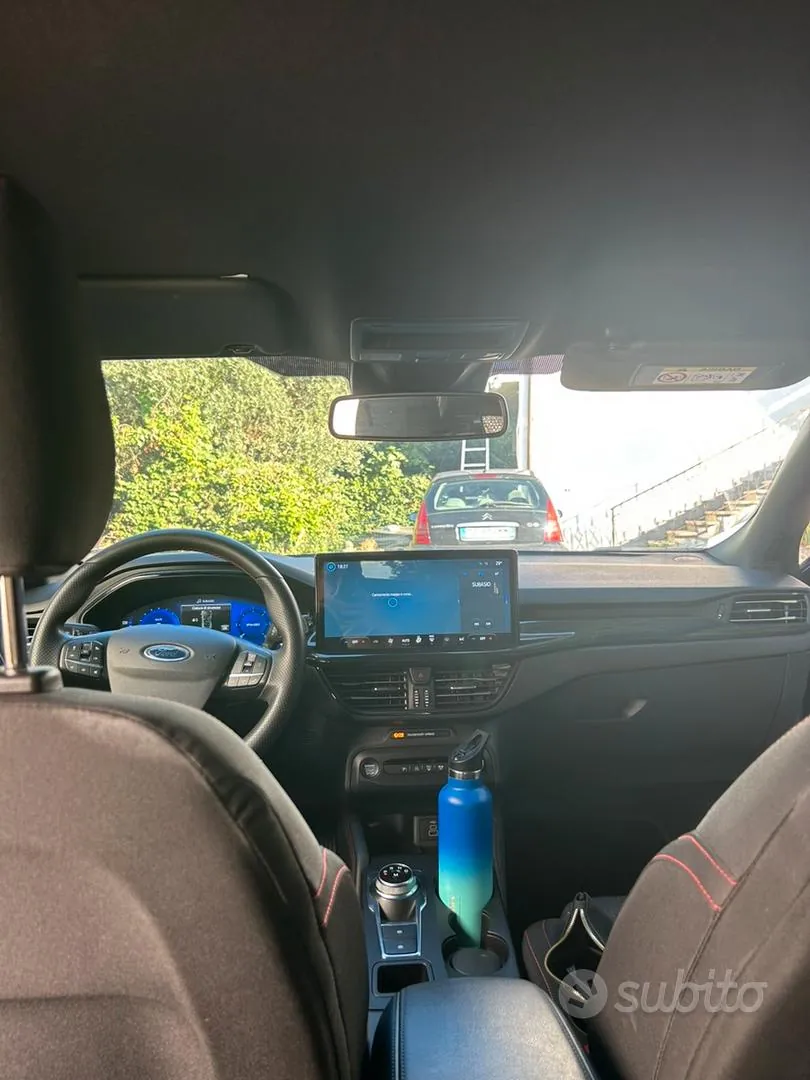 Ford Focus 2023 photo 3
