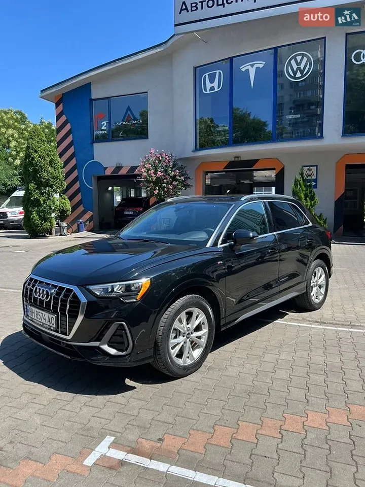 Audi Q3 2021 photo 4
