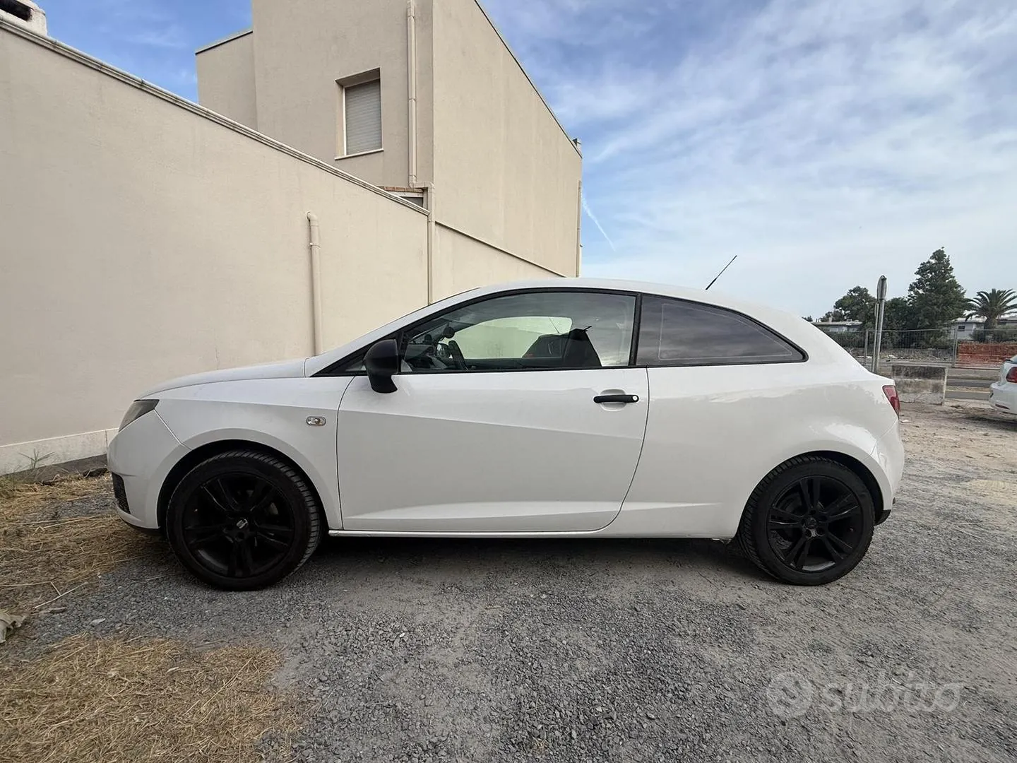 Seat Ibiza 2011 photo 4