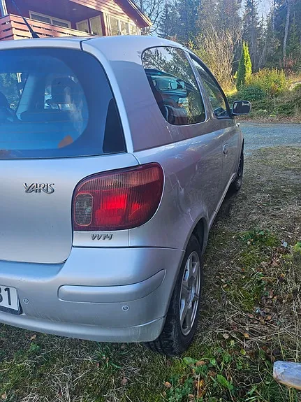 Toyota Yaris 2004 photo 2