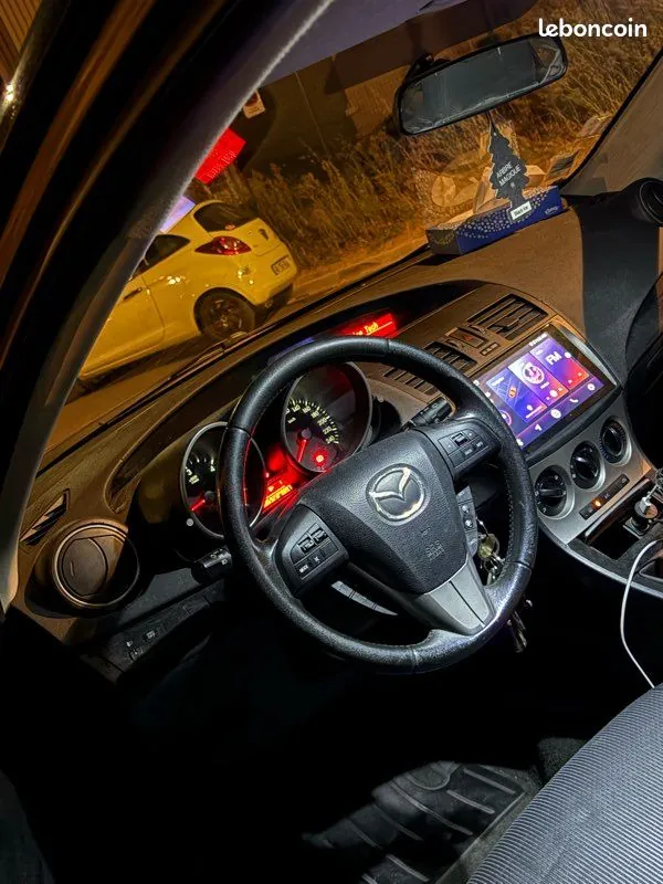 Mazda 3 2010 photo 3