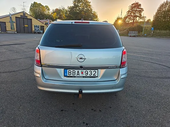 Opel Astra 2008 photo 4