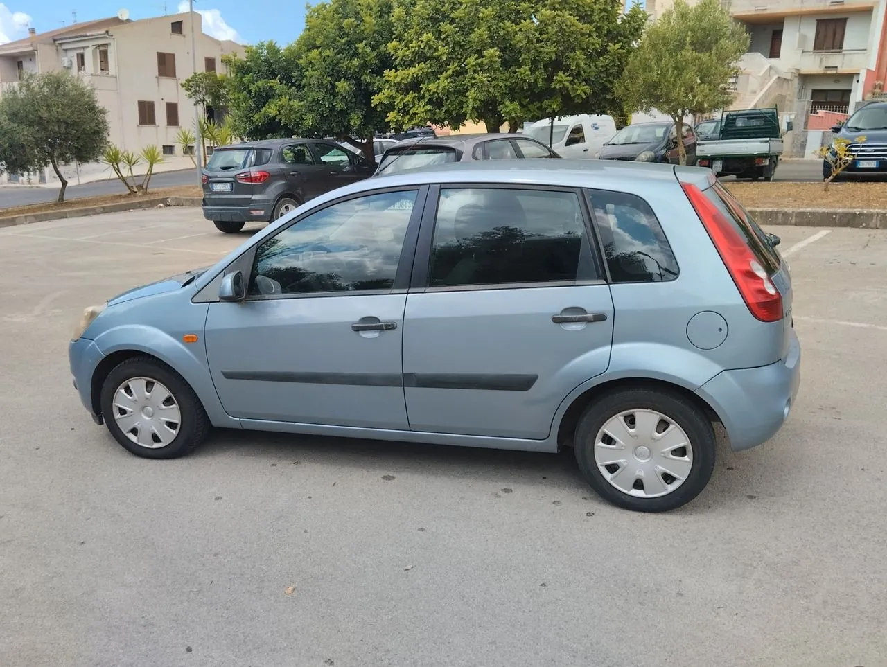 Ford Fiesta 2006 photo 2